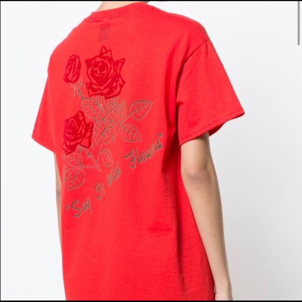 rosie assoulin “say it with flowers” red t-shirt